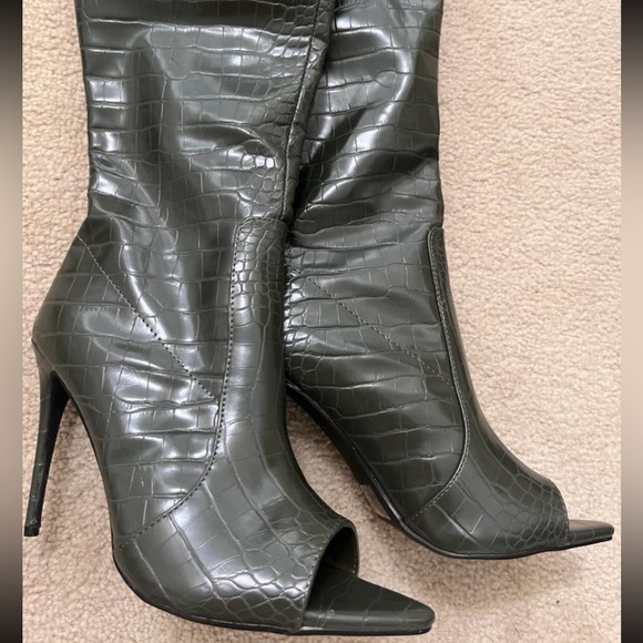 Cape Robbin Toxic Boots - Picture 3 of 4